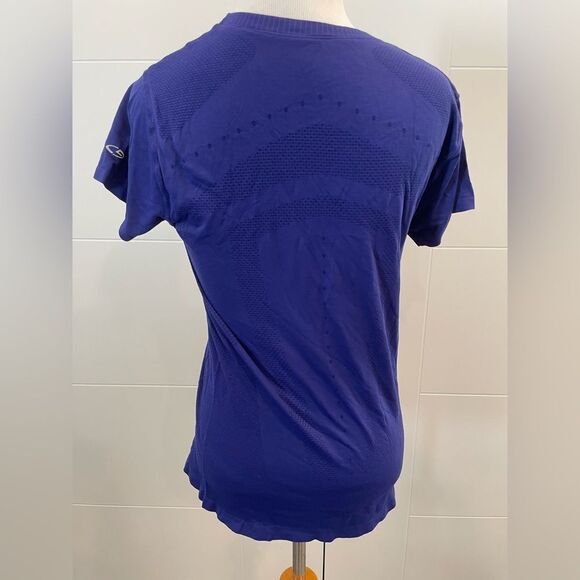 Stretchy champion brand workout tee - Picture 4 of 6